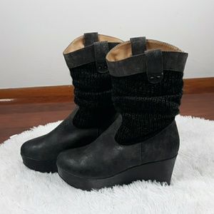 Muk Luks Grey wedge boots Size 9